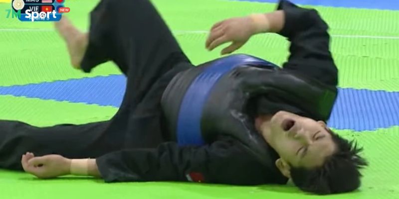 Minh Triết đã phải đi cấp cứu sau tình huống này